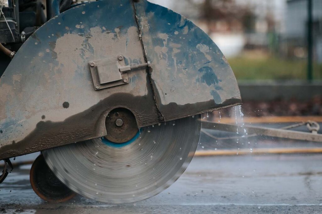 Photo d'une scie pour sciage béton