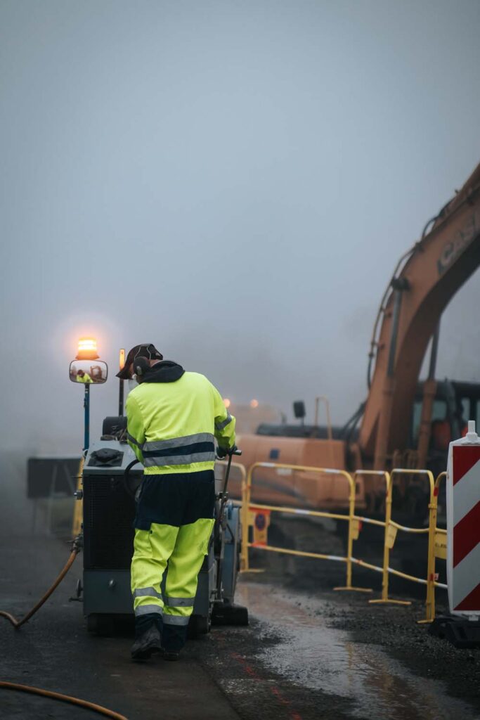 Poto d'un professionnel du sciage béton - Société Sciage Léman
